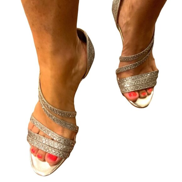 Bandolino silver/gold rhinestone strap heal women’s size 6.5, 3 inch heal - Picture 10 of 11